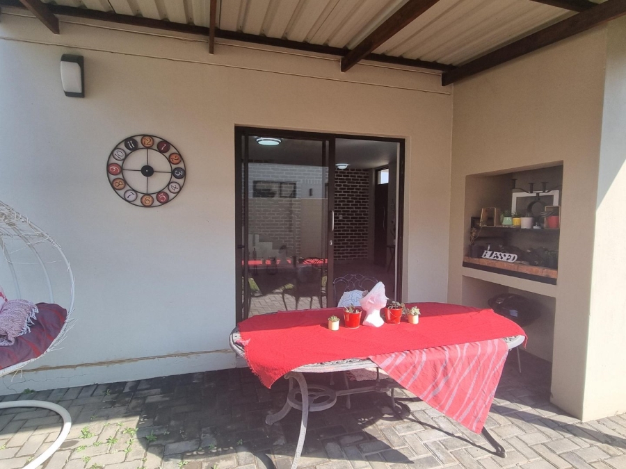 3 Bedroom Property for Sale in Ifafi North West